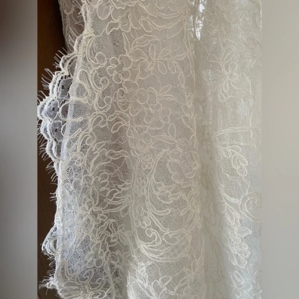 Wtoo Lace Wedding Dress - Picture 9 of 14